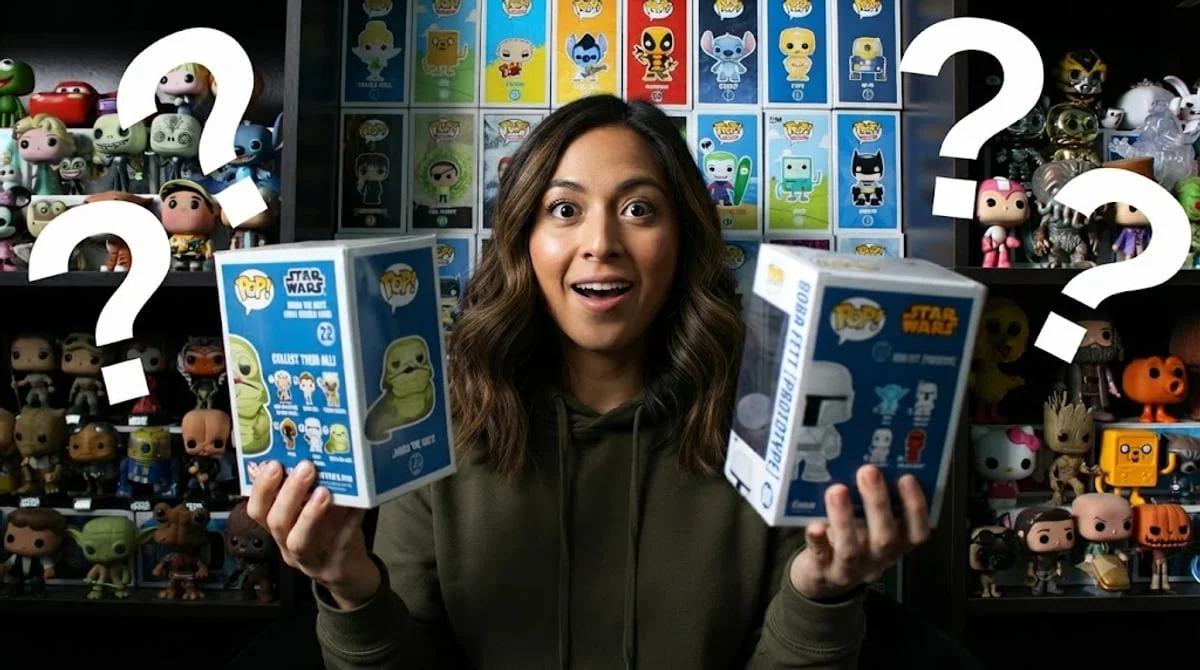 Kolekcjonerka Funko Pop z figurkami Star Wars przed ścianą pełną kolekcji - jak zacząć zbierać