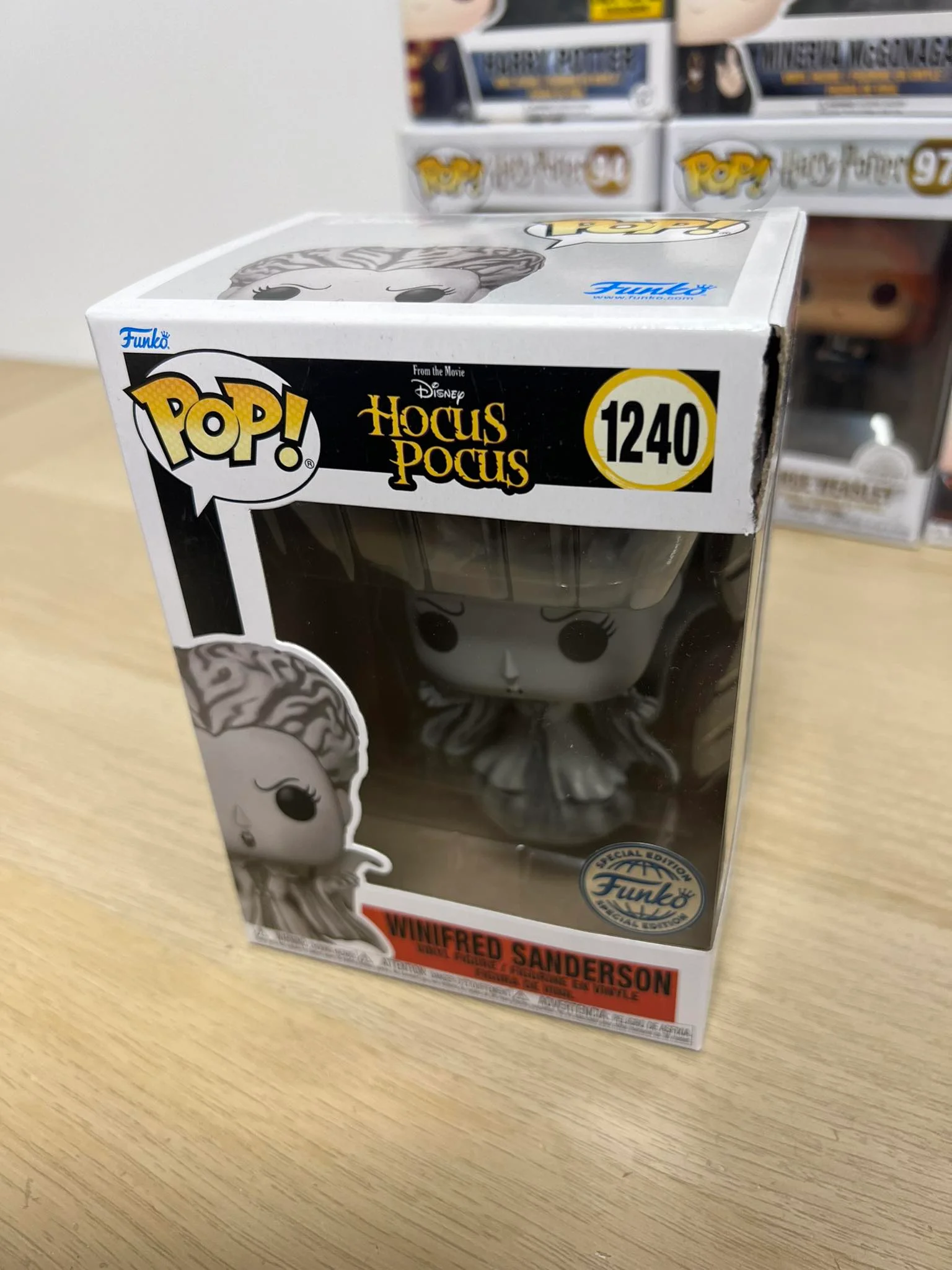 Figurka Funko POP Disney Hocus Pocus  Winired Sanferson 1240 Uszkodzony box