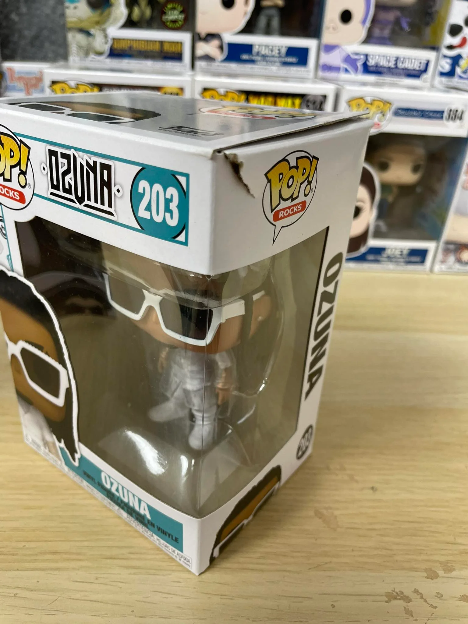 Figurka Funko POP Ozuna 203 (Porwane pudełko z boku) – zdjęcie 2