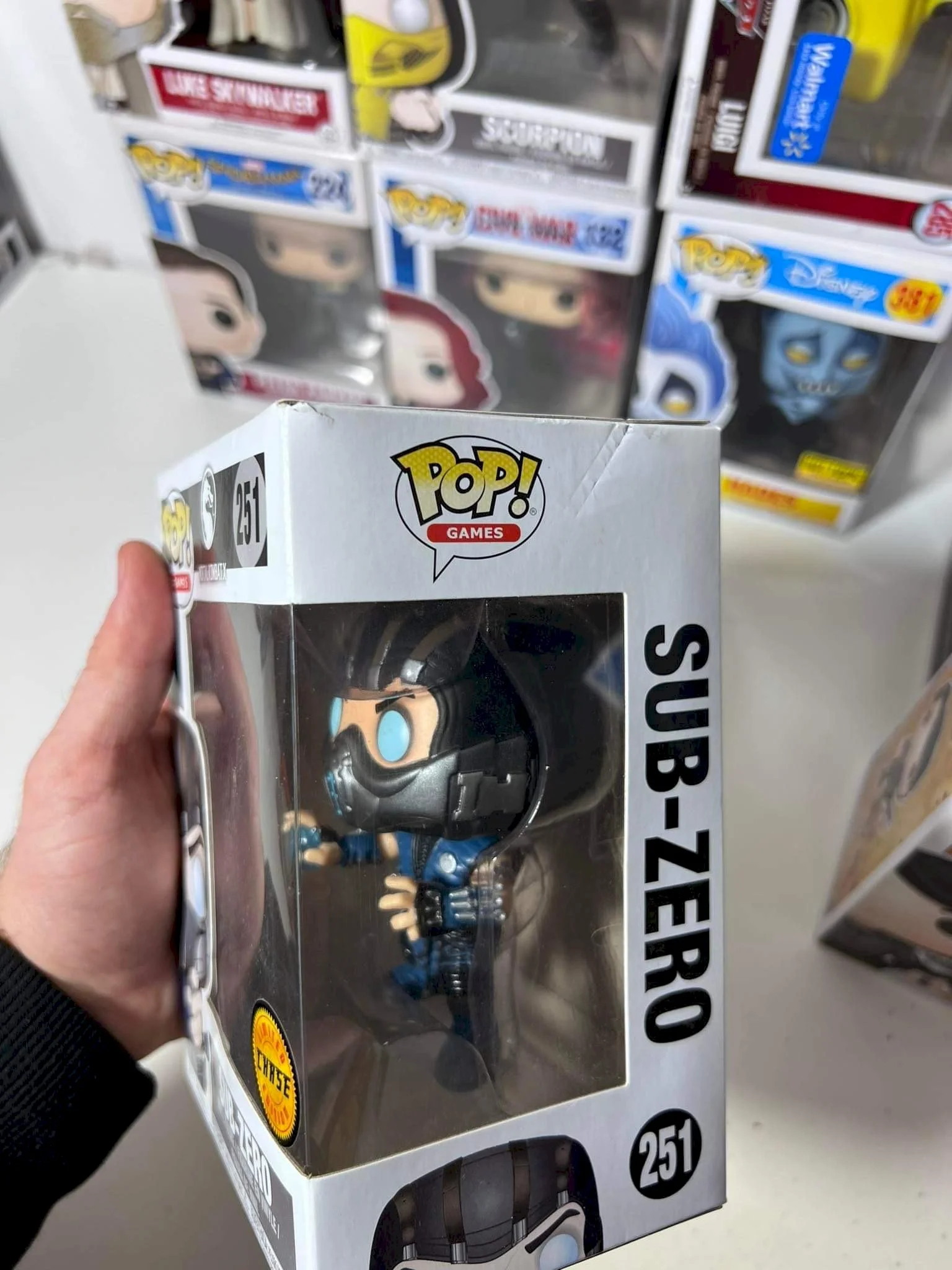 Figurka Funko POP Mortal Kombat: Sub-Zero 251 Chase (Małe uszkodzenia pudełka - zdjęcie) – zdjęcie 2