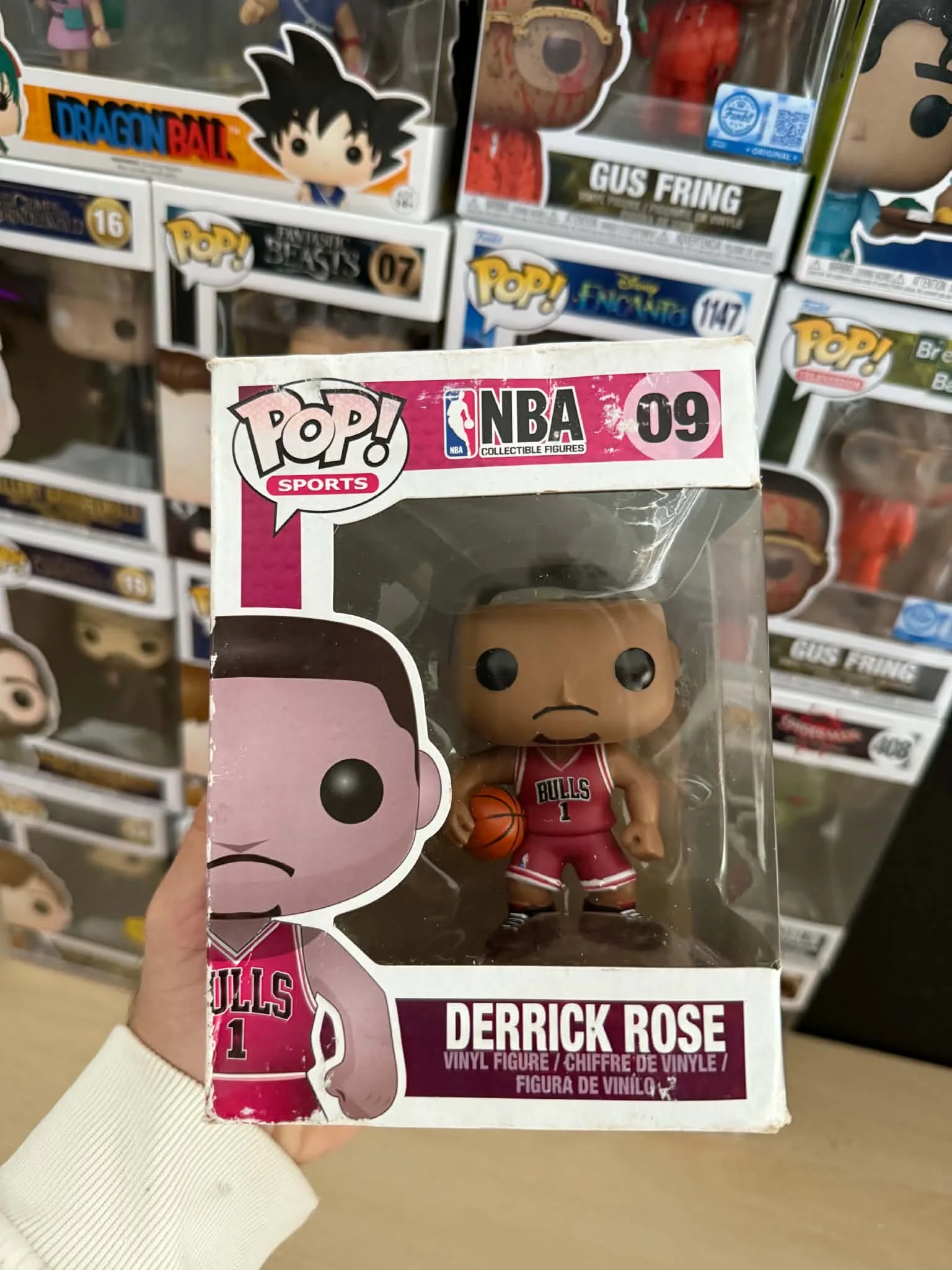 Figurka Funko POP! NBA Derrick Rose #9 *Uszkodzony/ wyblakły box – zdjęcie 2