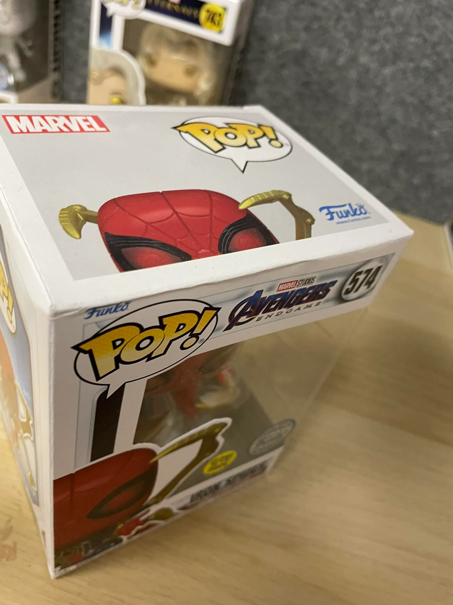 Funko POP! Avengers Endgame Iron Spider Glow Special Edition #574 *Uszkodzony box