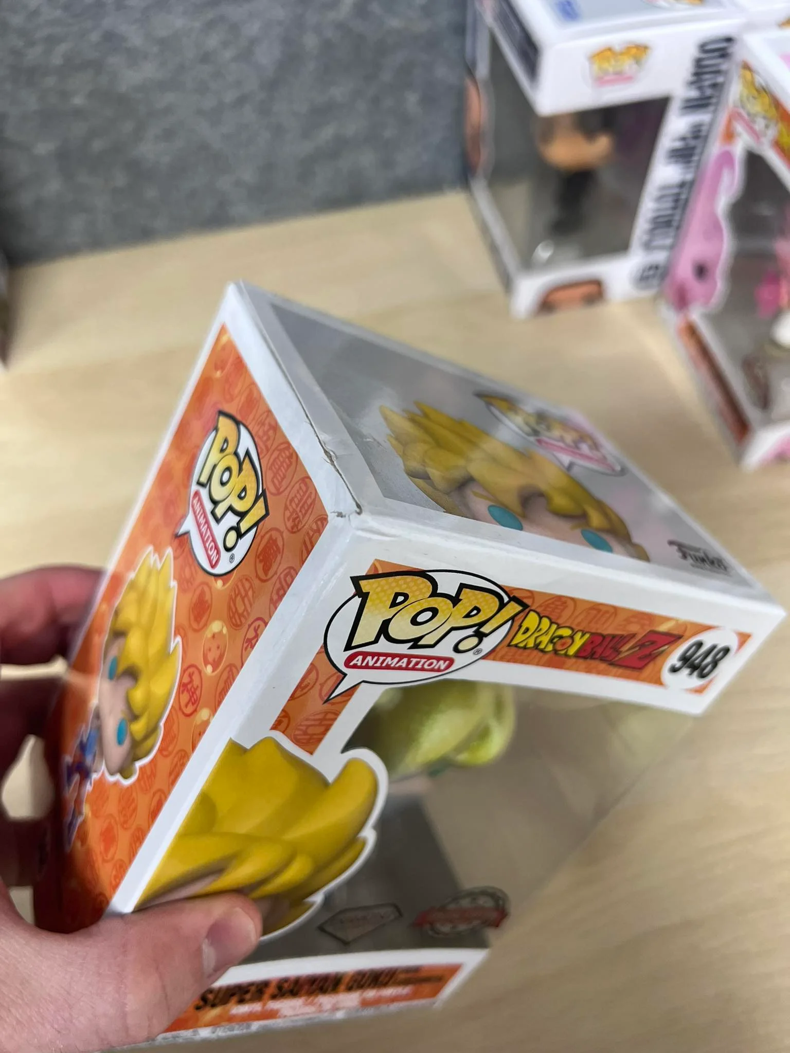 Figurka Funko POP! Dragon Ball Z Super Saiyan Goku with Kamehameha Diamond Special Edition #948 – zdjęcie 3