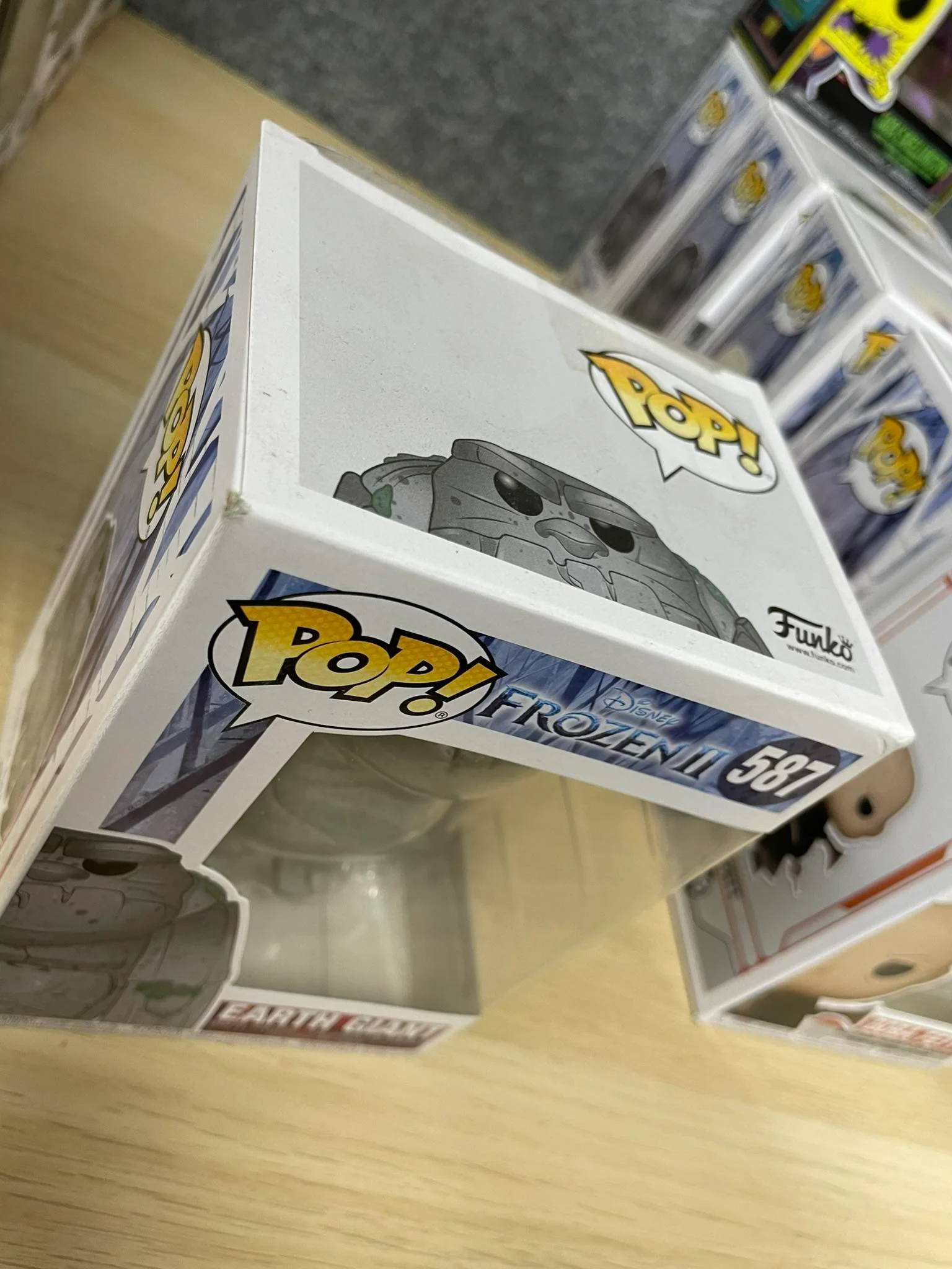 Figurka Funko POP! Kraina Lodu: Earth Giant 587 (Lekko Uszkodzone Pudełko) – zdjęcie 4