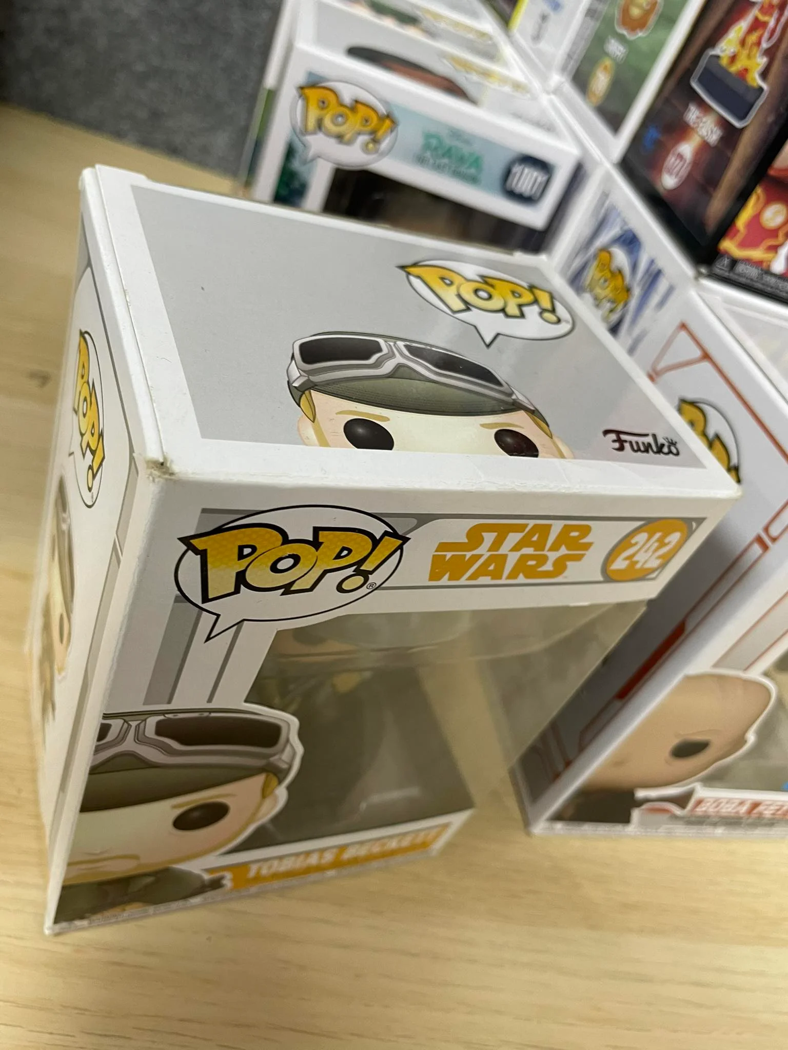 Funko POP! Star Wars Solo Tobias Beckett #242 *Uszkodzony box